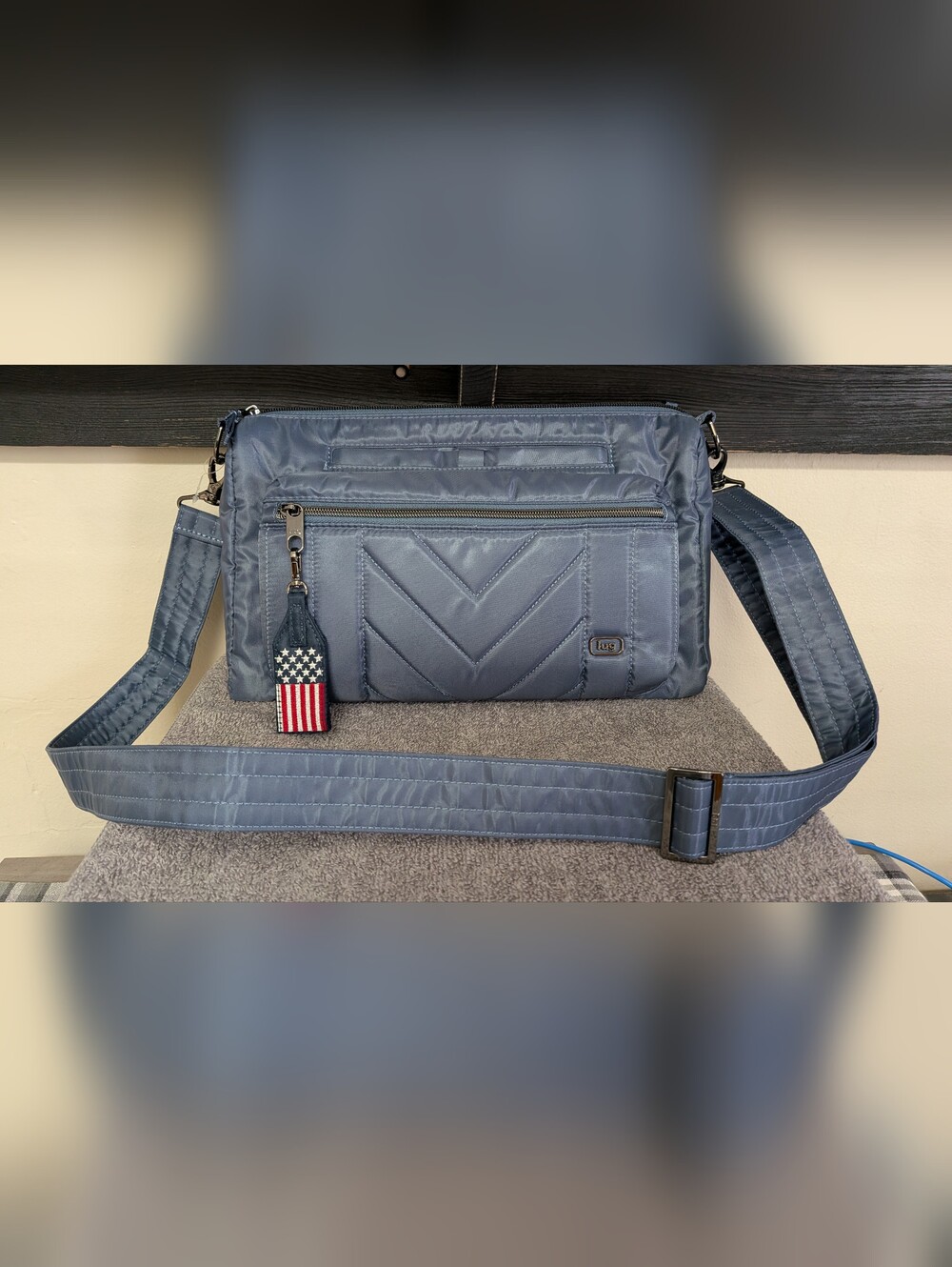 Lug Stretch LE Patriotic Print NWOT - Metallic Blue